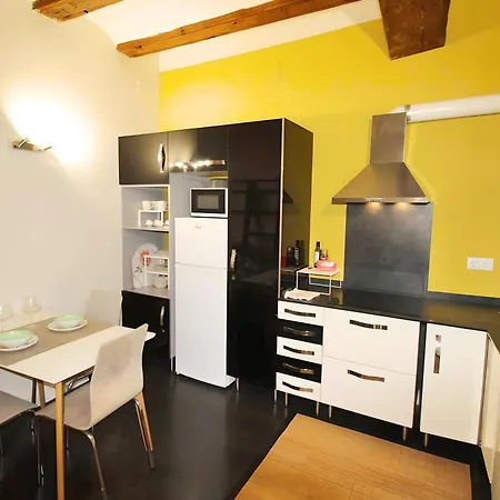 Apartamento Reformado Cerca De La Plaza Redonda Valencia Exterior photo