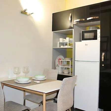Apartamento Reformado Cerca De La Plaza Redonda Valencia Exterior photo